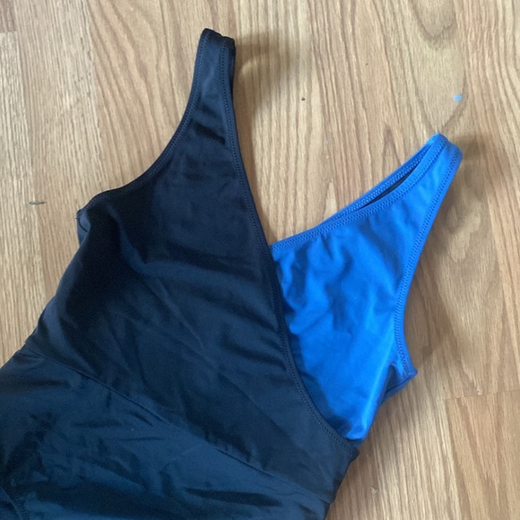 Solid & striped one piece swim - Picture 2 of 5